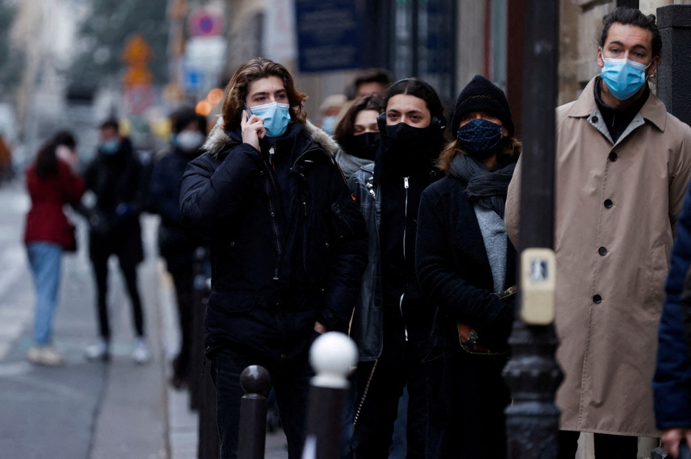 Κορονοϊός ΠΟΥ: Η Όμικρον μπορεί να προκαλέσει πιο επικίνδυνες παραλλαγές του κορονοϊού Γαλλία