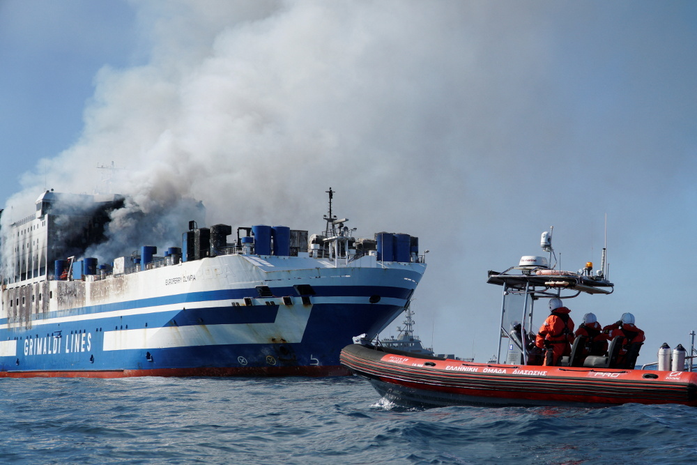 Φωτιά στο πλοίο Euroferry Olympia: Πώς σώθηκαν εγκλωβισμένοι επιβάτες - Αγωνία για τους αγνοούμενους -