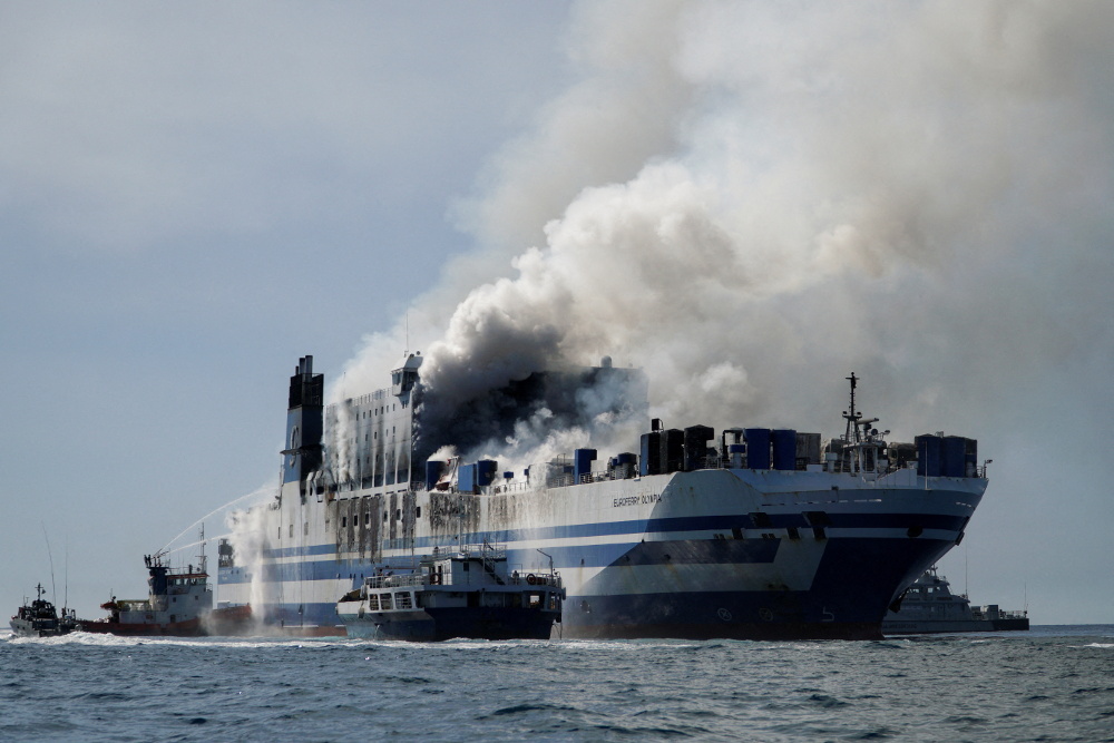 Φωτιά στο πλοίο Euroferry Olympia: Οι διάλογοι την ώρα που τυλιγόταν στις φλόγες – Ήχησε ο συναγερμός εγκατάλειψης, τι κατέθεσε ο Λευκορώσος Euroferry Olympia