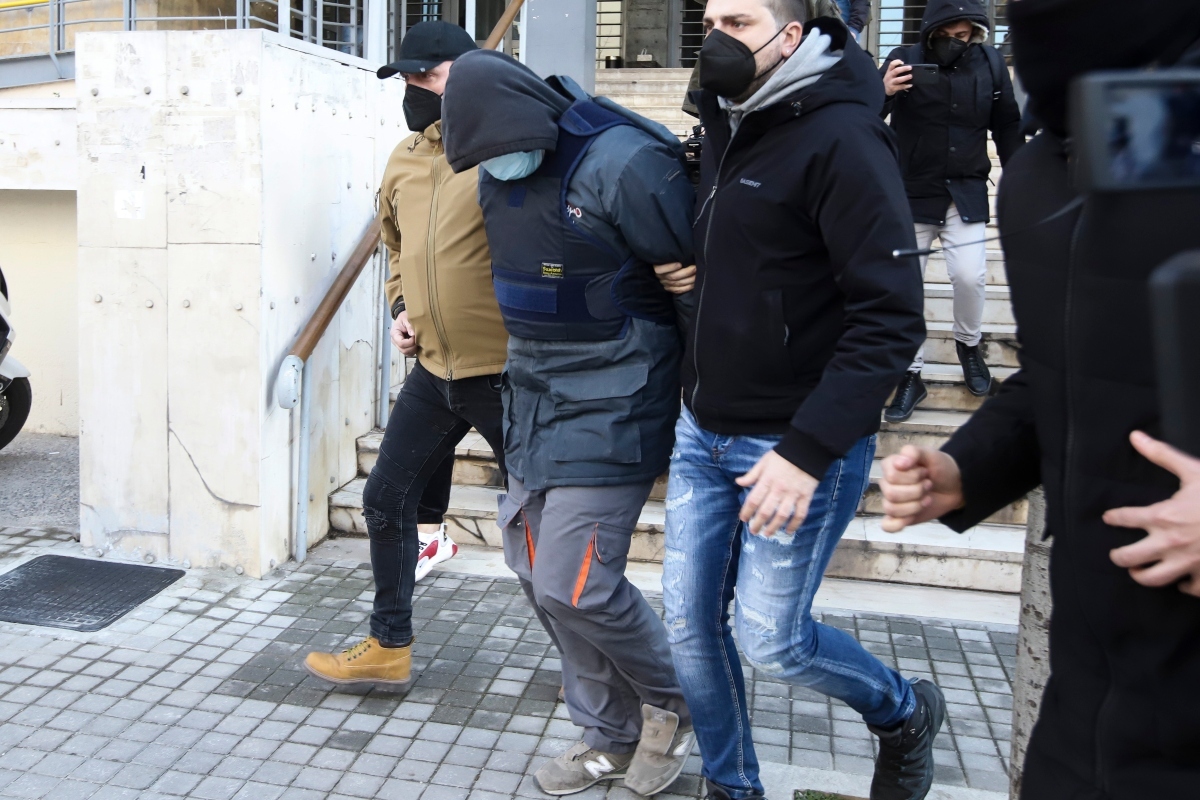 Δολοφονία Άλκη: Έσπασε η «ομερτά» - 21χρονος Έλληνας ο δολοφόνος του 19χρονου, στον ανακριτή οι 8 συλληφθέντες [βίντεο]