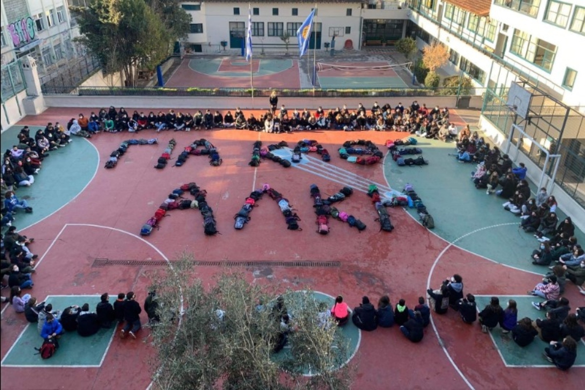 «Για κάθε Άλκη»: Το συγκινητικό μήνυμα που έστειλαν οι μαθητές με τις τσάντες τους