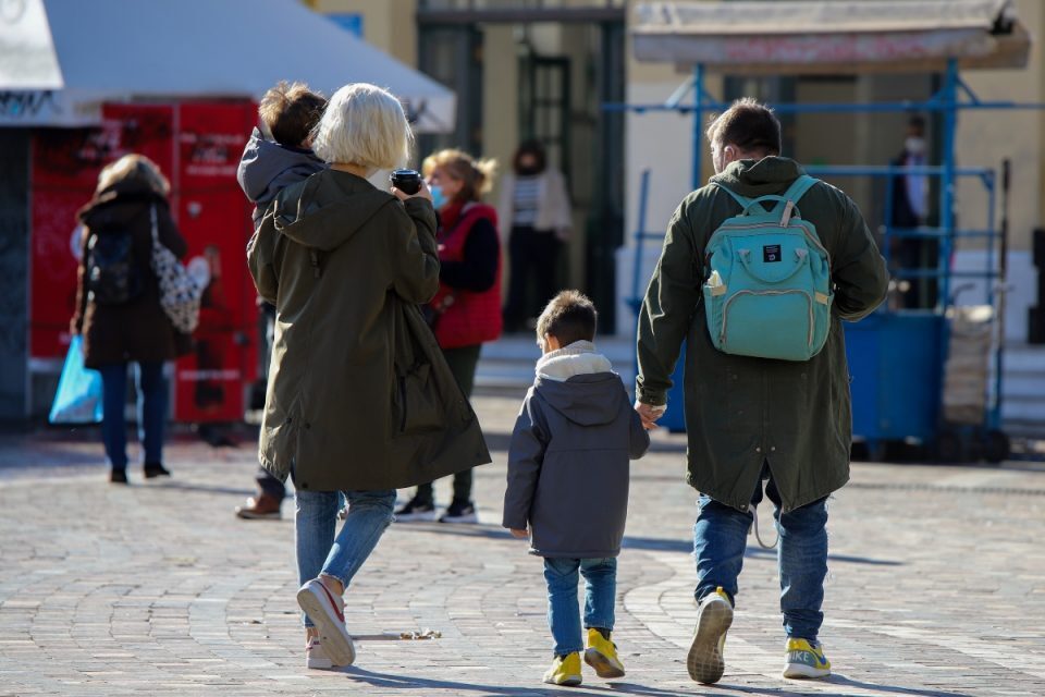 Κορονοϊός: «Στο κόκκινο» τα κρούσματα στις ηλικίες 4-18 - Νόσησαν 41.489 παιδιά την προηγούμενη εβδομάδα