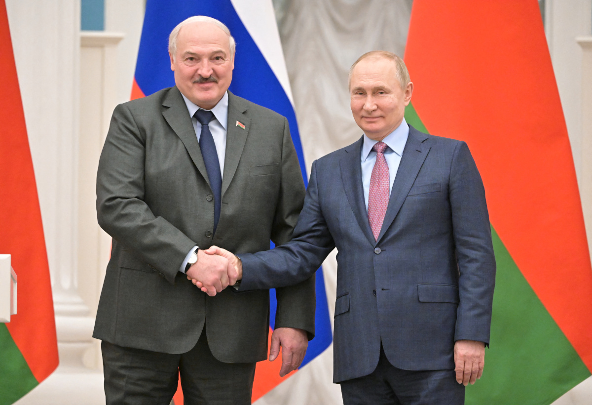 Πόλεμος στην Ουκρανία: Έτοιμη να συνδράμει τη Ρωσία η Λευκορωσία Λουκασένκο Πούτιν