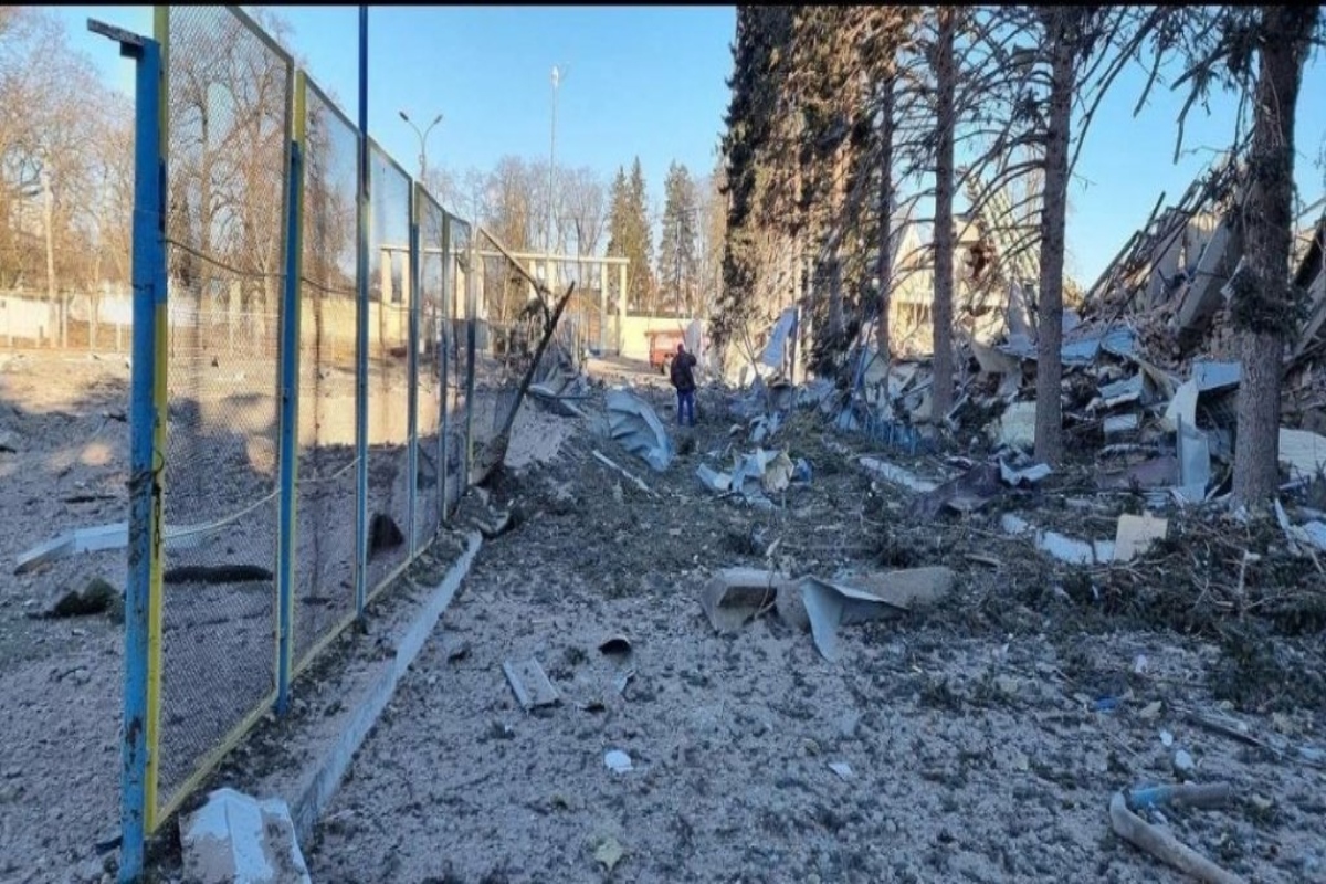 Πόλεμος στην Ουκρανία: Οι Ρώσοι εξαφάνισαν από τον χάρτη το γήπεδο της Ντέσνα –Απίστευτες εικόνες μετά τους συνεχείς βομβαρδισμούς