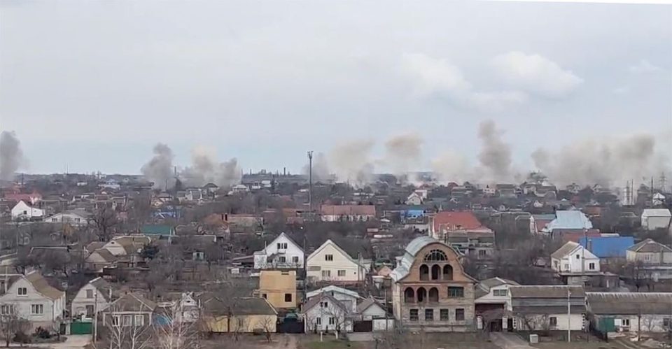 Πόλεμος στην Ουκρανία: Νέες εκρήξεις στην πόλη Νικολάεβ – Σκοτείνιασε ο ουρανός