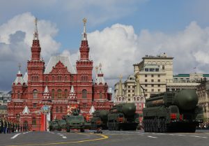 Πούτιν: Η Δύση ετοιμαζόταν να εισβάλει στη γη μας - Δείτε την παρέλαση στην Κόκκινη Πλατεία