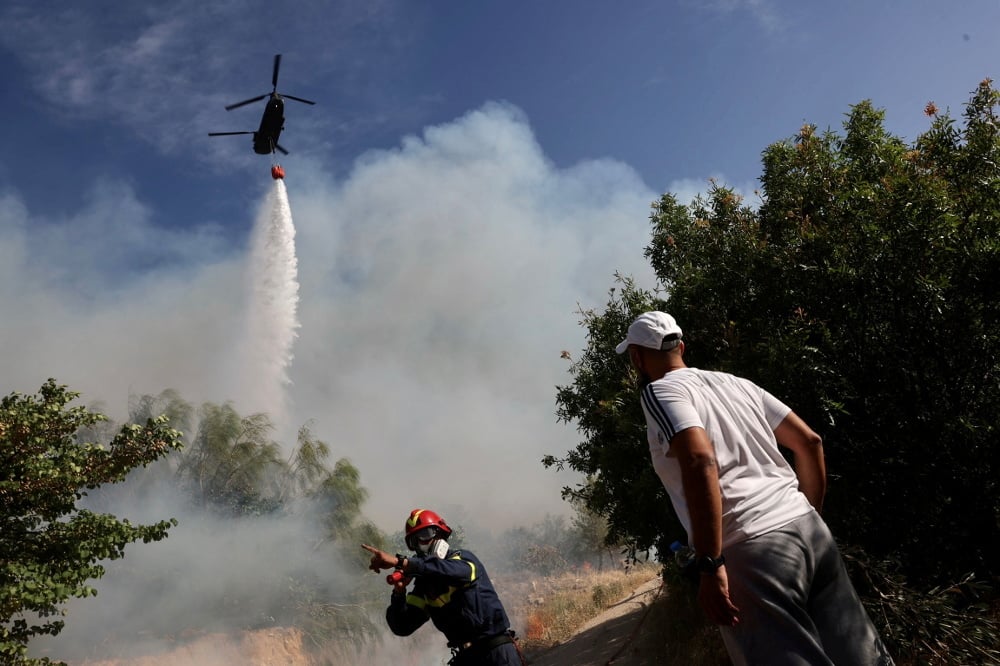 Φωτιά στην Αχαΐα: Συναγερμός στην πυροσβεστική – Εκκενώνονται χωριά