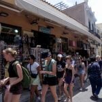 Κορονοϊός κρούσματα τουρίστες