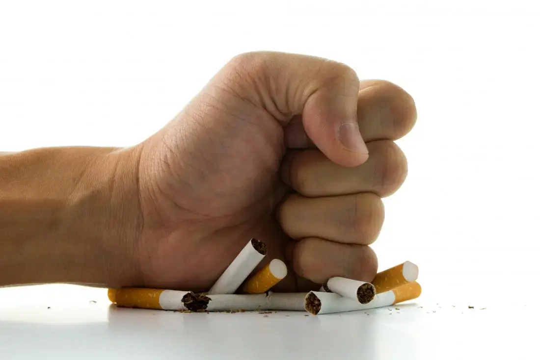 το κάπνισμα μπορεί να σας κάνει να χάσετε βάρος)