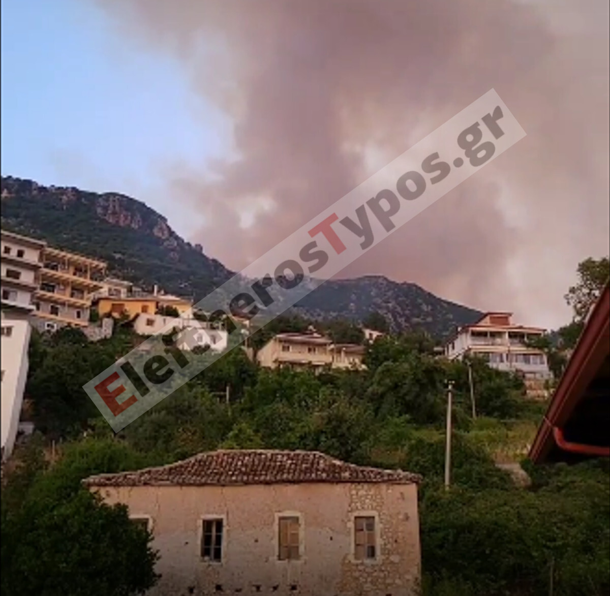 Φωτιά στην Αλβανία απειλούν μειονοτικά χωριά