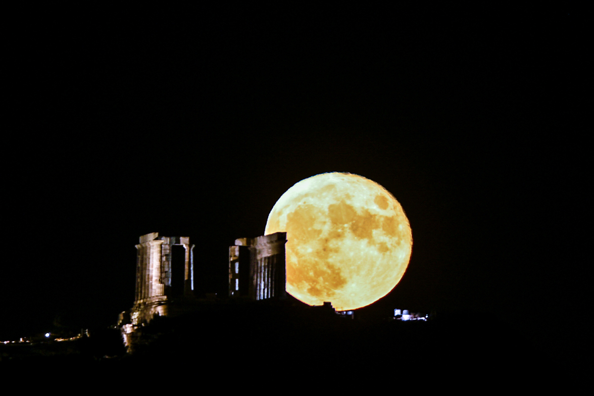 Πανσέληνος: Μαγευτικές εικόνες από το Φεγγάρι του Οξύρρυγχου