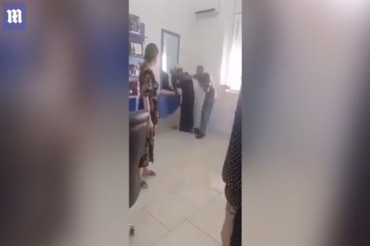 Αδιανόητες εικόνες στο Τουρκμενιστάν: Γρονθοκοπά και κλωτσά τη σύζυγό του επειδή πήγε σε ινστιτούτο ομορφιάς [βίντεο]