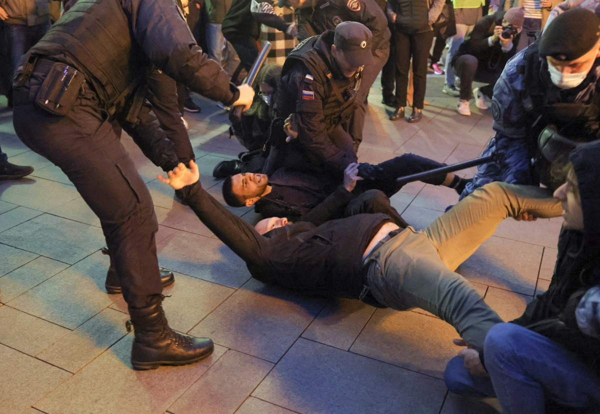 Ρωσία: Πάνω από 730 συλλήψεις στις σημερινές διαδηλώσεις κατά της επιστράτευσης
