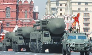 Νέες απειλές από Ρωσία για χρήση πυρηνικών όπλων