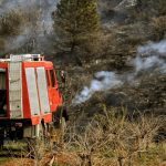 Φωτιά στο Παπίκιο Όρος: Έχει ελεγχθεί το μεγαλύτερο μέρος της περιμέτρου