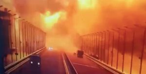 Γέφυρα της Κριμαίας: Οι Ρώσοι είχαν ελέγξει το φορτηγό λίγο πριν την έκρηξη - Στους 3 οι νεκροί - Βίντεο ντοκουμέντο