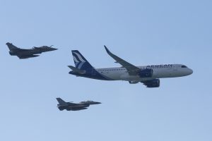 Με εντυπωσιακές επιδείξεις αεροσκαφών συμμετείχε και φέτος η AEGEAN στη γιορτή της Πολεμικής Αεροπορίας
