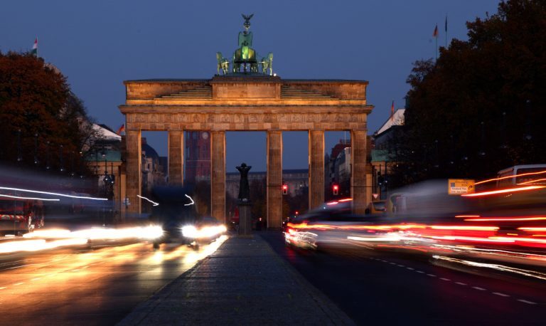Reuters: Η Γερμανία ετοιμάζεται για διακοπές ρεύματος και capital controls