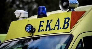 Θεσσαλονίκη: Έπεσαν καδρόνια στο κεφάλι δυο γυναικών - Μεταφέρθηκαν στο νοσοκομείο [εικόνες]