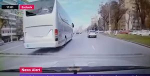 Ρουμανία: Βίντεο ντοκουμέντο με το λεωφορείο να αλλάζει λωρίδα δευτερόλεπτα πριν το δυστύχημα
