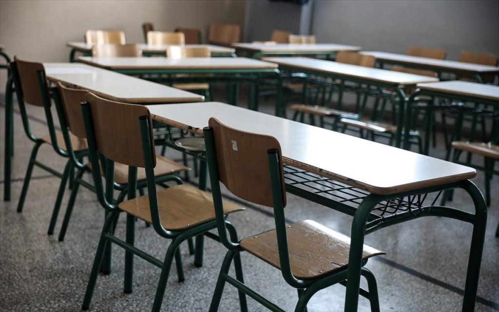 Άγριος ξυλοδαρμός μαθητή στο ΕΠΑΛ Λουτρακίου  Νοσηλεύεται στο ΚΑΤ