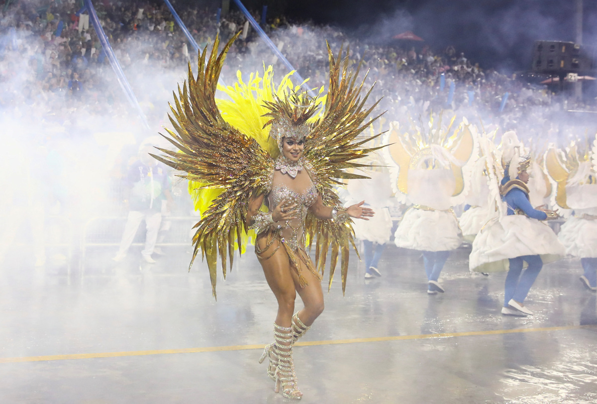 Καρναβάλι: Εντυπωσιακά κοστούμια & άφθονη σάμπα στο Σάο Πάολο