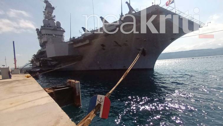 Χανιά: Στη Σούδα η ναυαρχίδα του γαλλικού πολεμικού ναυτικού «Σαρλ Ντε Γκολ» [εικόνες] - ΝΕΑ