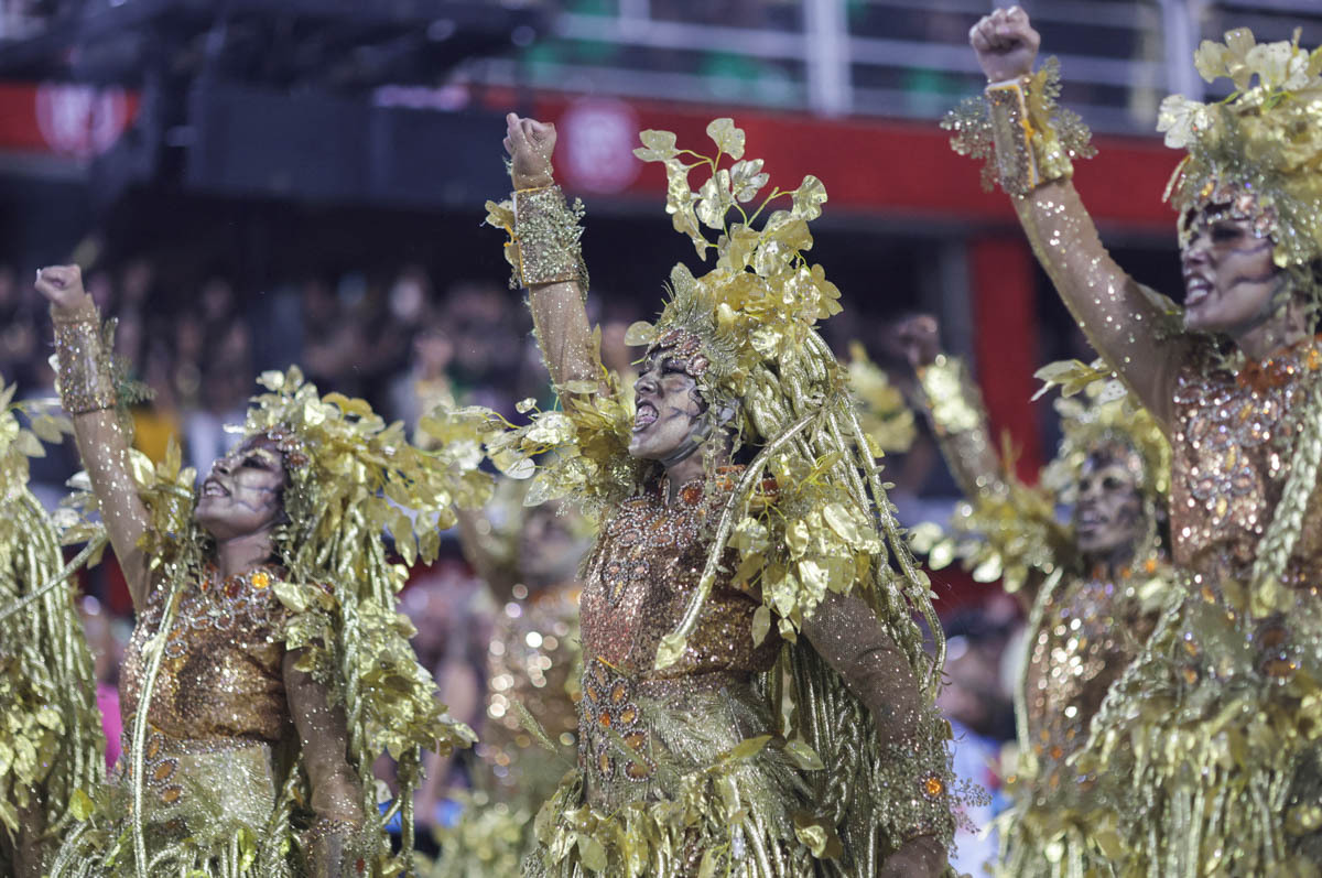 Καρναβάλι Ρίο ντε Τζανέιρο: Εντυπωσιακές εικόνες από την επιστροφή του - ΝΕΑ