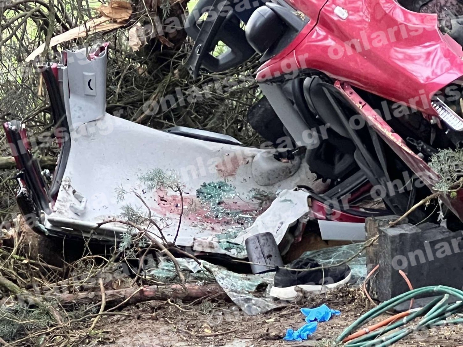 Τραγωδία στη Λάρισα: Νεκρός 29χρονος σε τροχαίο – Εξέπνευσε πριν ώρες, αλλά κανείς δεν είχε δει το αυτοκίνητο [εικόνες] - ΝΕΑ