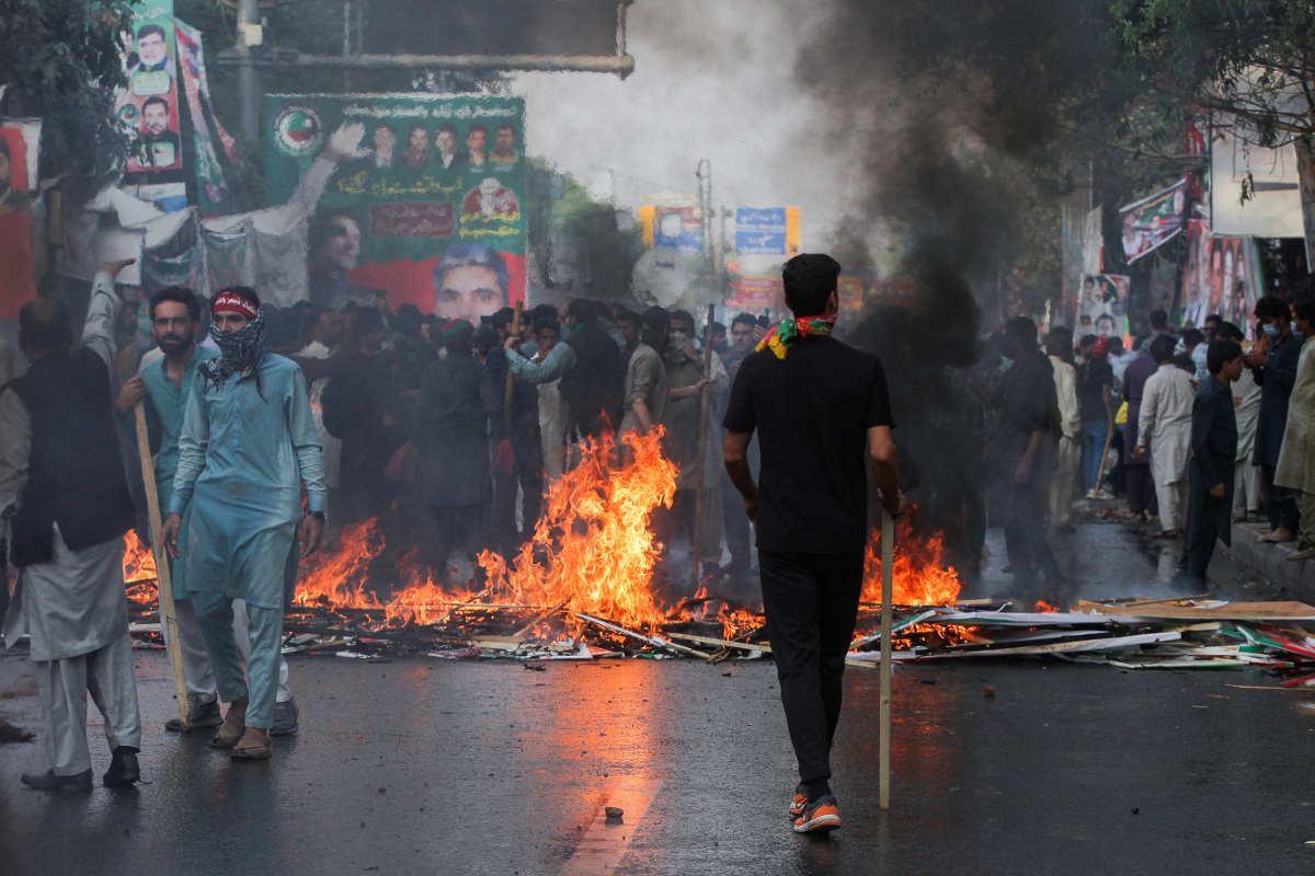 Πακιστάν: Εφοδος της αστυνομίας στο σπίτι του πρώην πρωθυπουργού, Ιμρα Χαν