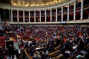 Γαλλία: «Διακομματική» πρόταση μομφής σε βάρος της κυβέρνησης για το συνταξιοδοτικό