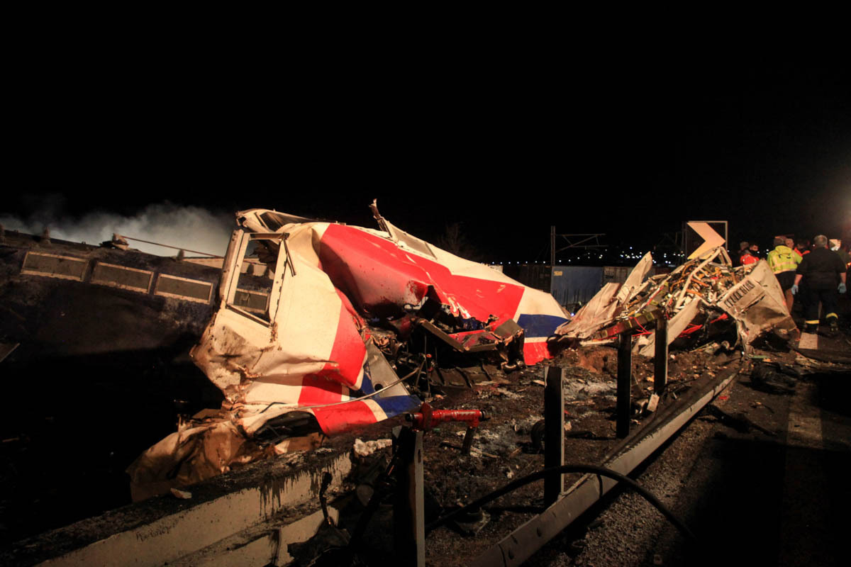 Τέμπη: Στους 38 οι νεκροί από τη σύγκρουση τρένων – Συνεχίζονται οι προσπάθειες απεγκλωβισμού - ΝΕΑ