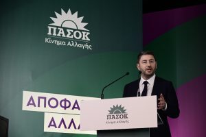Τα 12 σημεία του ΠΑΣΟΚ- Ανδρουλάκης: «Ευαγγέλιο» για την διαπραγμάτευση μετεκλογικά