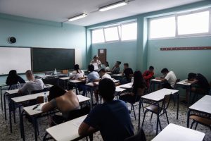 Σχολεία: Πότε ξεκινούν οι Πανελλαδικές και οι ενδοσχολικές εξετάσεις - Πότε κλείνουν για καλοκαίρι