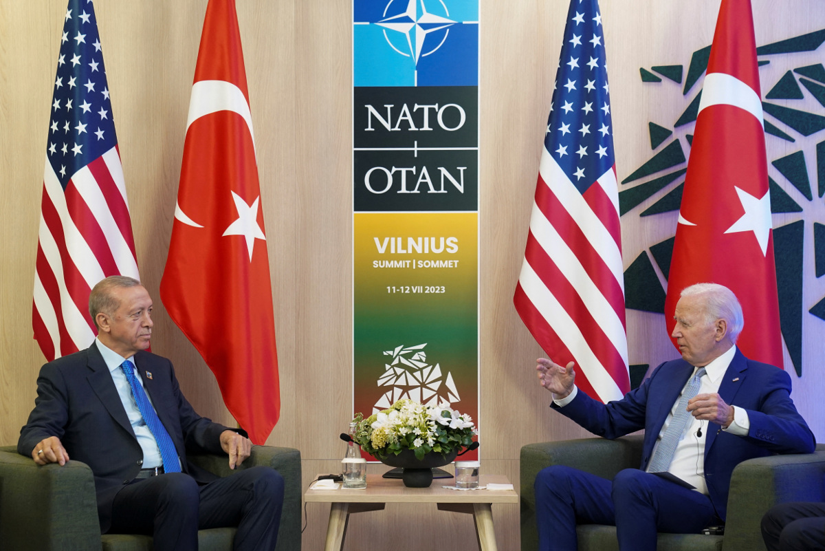 Σύνοδος Κορυφής ΝΑΤΟ: Ολοκληρώθηκε η συνάντηση Μπάιντεν - Ερντογάν - Ο «θερμός» διάλογος