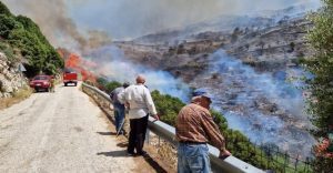 Φωτιά στην Νάξο: Ενισχυθήκαν οι πυροσβεστικές δυνάμεις στην Κεραμωτή