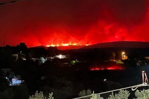 Φωτιά στα Δερβενοχώρια: Προς Μαγούλα το πύρινο μέτωπο