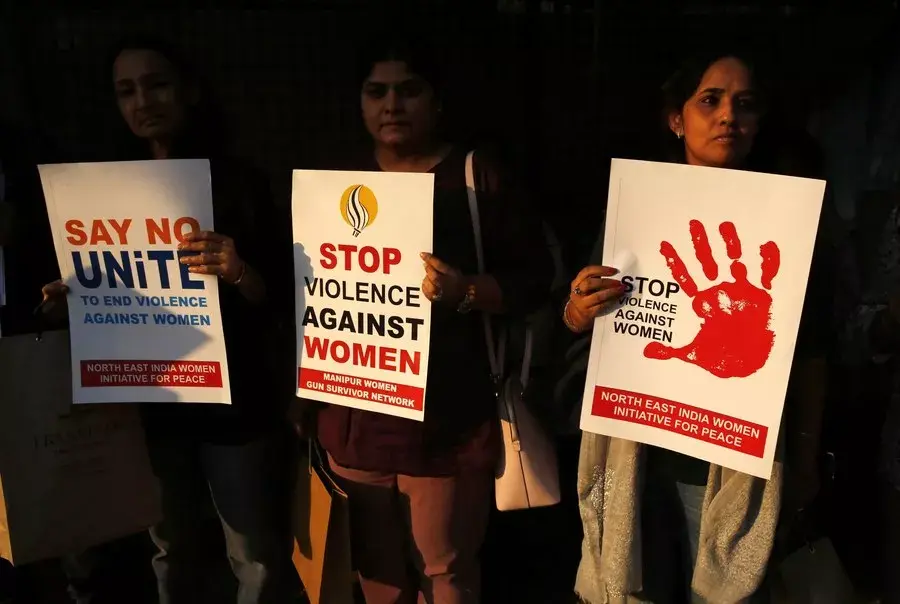 Ινδία: Έκαψαν το σπίτι του άντρα που οδήγησε τον όχλο στον μαζικό βιασμό δύο γυναικών - ΕΛΛΑΔΑ