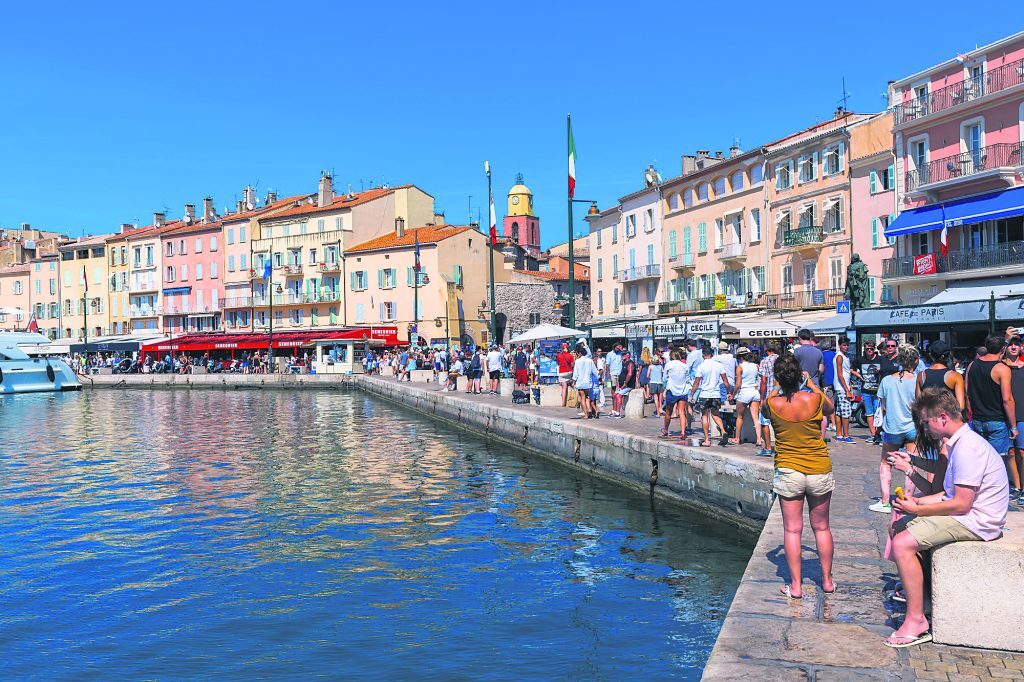 Saint Tropez : les restaurateurs ont échappé – consommation minimale de 1 500 euros