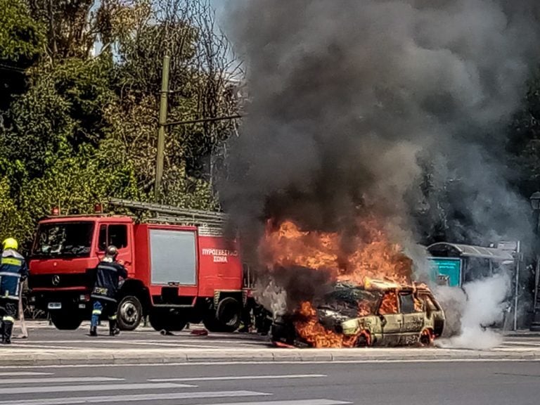 φωτιά αυτοκίνητα