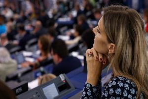 Εύα Καϊλή: Για πρώτη φορά μετά το σκάνδαλο του Qatargate στα έδρανα του Ευρωκοινοβουλίου