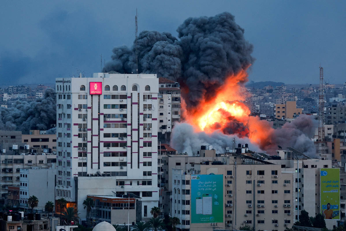 Ισραήλ: Καταιγισμός πυρών εναντίον στόχων της Χαμάς - Πάνω από 900 νεκροί