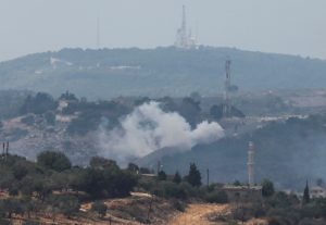 Το Ισραήλ πλήττει από αέρος τον Λίβανο - Εντείνονται οι ανταλλαγές πυρών με τη Χεζμπολάχ