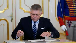 Σλοβακία: Διακόπτει τη στρατιωτική βοήθεια προς Ουκρανία