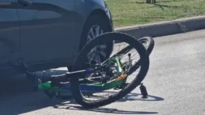 Τροχαίο ατύχημα με ανήλικο ποδηλάτη: Πώς τον παρέσυρε αυτοκίνητο