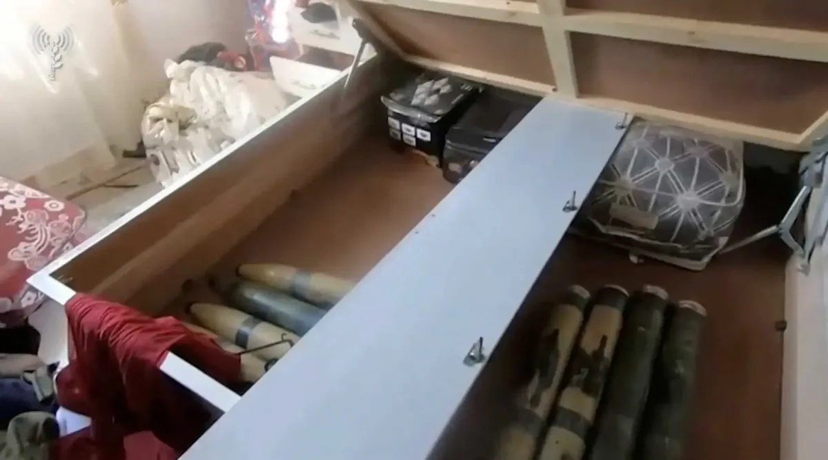 Στρατιώτες του Ισραήλ ανακάλυψαν ρουκέτες της Χαμάς μέσα σε παιδικό κρεβάτι (Βίντεο)