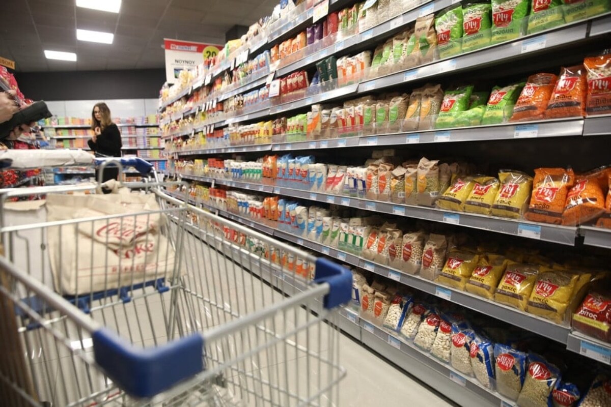 Καλάθι της Σαρακοστής Ακρίβεια: Ανάσα για τους καταναλωτές - Αυτά είναι τα 3.000 προϊόντα που θα πέσει η τιμή τους έως και 18% από αύριο στα σούπερ μάρκετ