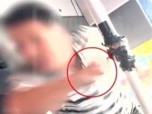 ΚΤΕΛ Αττικής: Οδηγός λεωφορείου επιτέθηκε σε επιβάτη με κατσαβίδι
