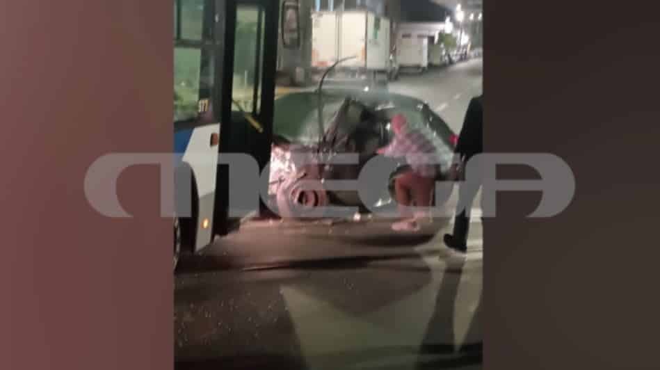 Σoβαρό τροχαίο στον Πειραιά: Λεωφορείο συγκρούστηκε με ΙΧ