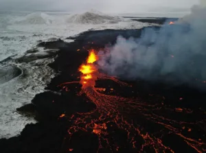 Έκρηξη ηφαιστείου στην Ισλανδία: Ελπίδες ότι δεν θα κινδυνέψουν σπίτια και ζωές